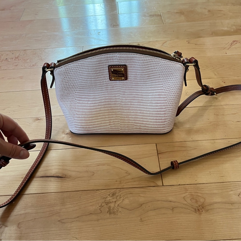 Pink, alligator skin, cross body. Barely used.